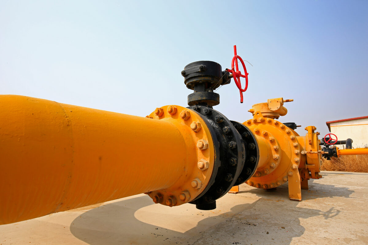 Oil,Pipes,And,Valves